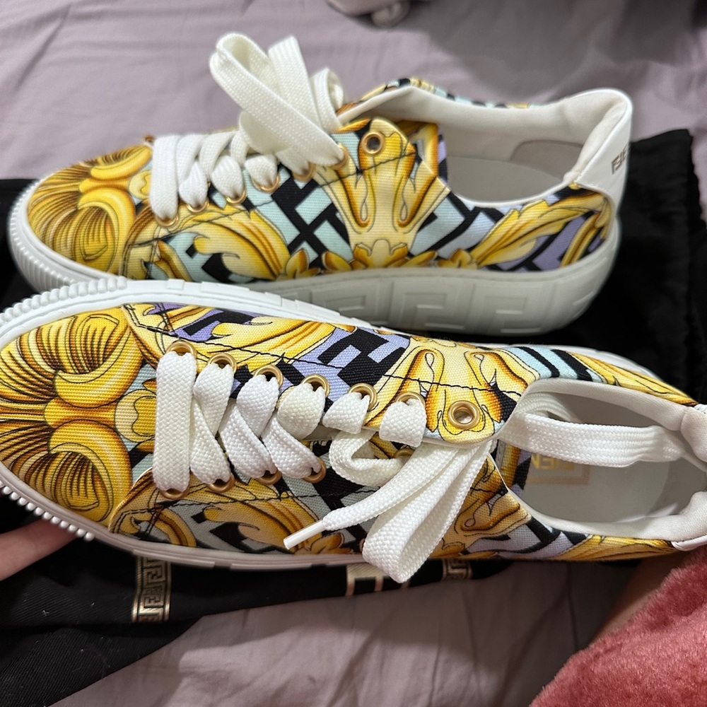 Fendi and Versace collab - Picture 5 of 7